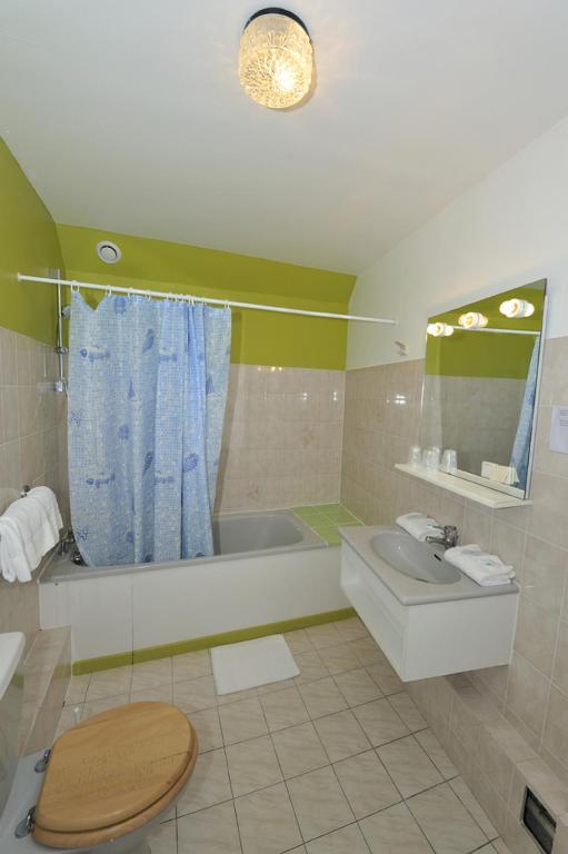 Le Compostelle Hotel Vezelay Bilik gambar
